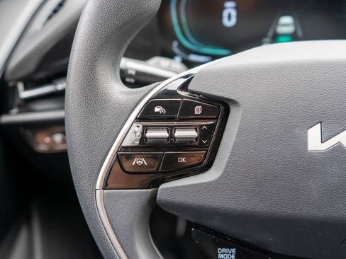 Certified 2024 Kia Niro LX image 19