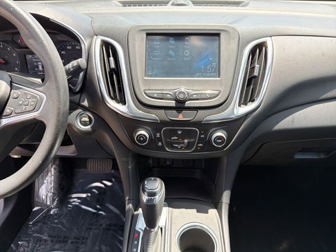 Used 2018 Chevrolet Equinox LT FWD image 17