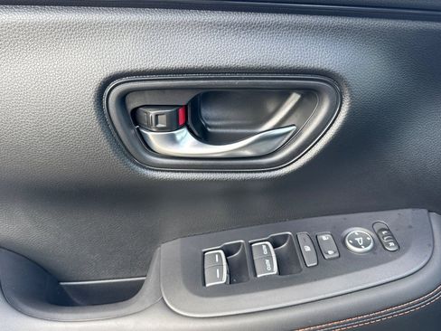 Used 2025 Honda HR-V Sport image 11