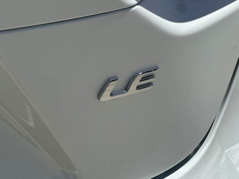 Used 2022 Toyota Corolla LE w/ LE Convenience Package FWD image 25