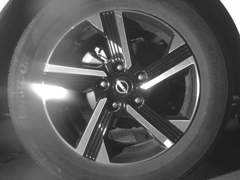 Used 2025 Nissan Sentra SV image 14