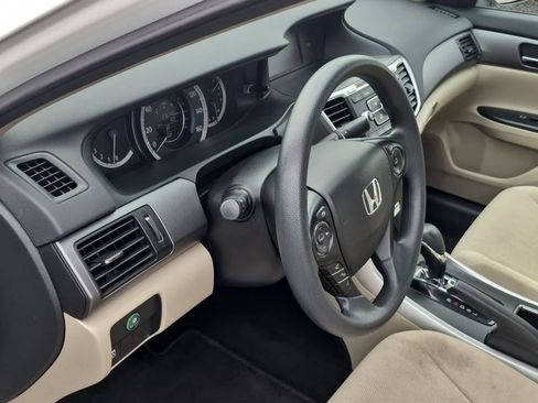 Used 2013 Honda Accord LX image 10