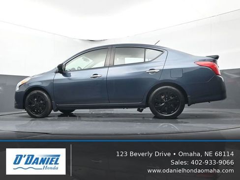 Used 2015 Nissan Versa SV FWD image 10