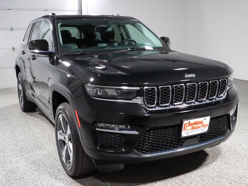 Used 2023 Jeep Grand Cherokee Limited AWD/4WD image 5