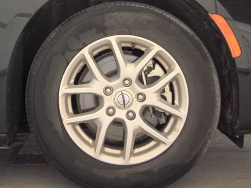 Used 2023 Chrysler Pacifica Touring-L FWD image 21