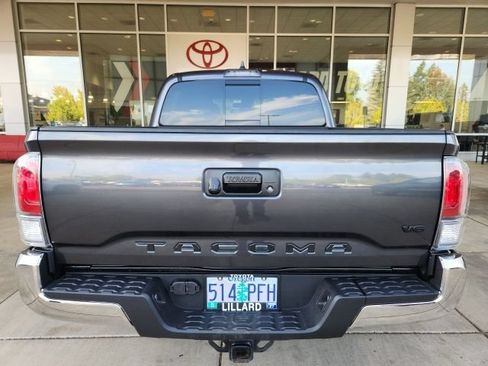 Certified 2023 Toyota Tacoma TRD Off-Road AWD/4WD image 10