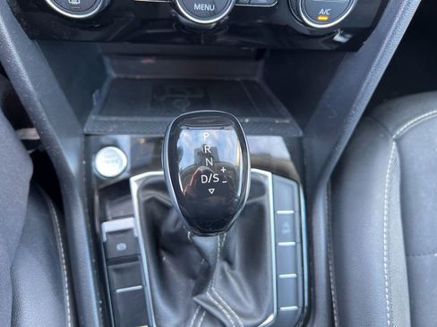 Used 2024 Volkswagen Taos SE image 21