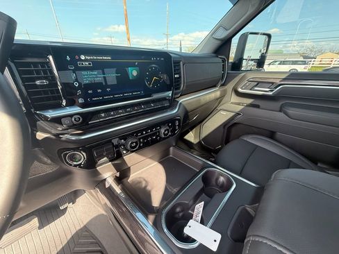 Used 2026 Chevrolet Silverado 2500 LTZ w/ Trail Boss Package image 17