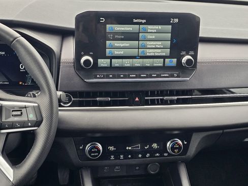 Used 2024 Mitsubishi Outlander SE image 16