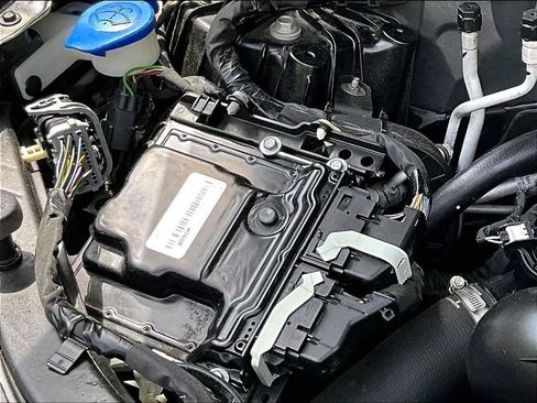Used 2023 Ford Explorer XLT w/ Equipment Group 202A AWD/4WD image 31