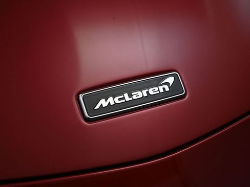 Used 2024 McLaren Artura RWD image 13