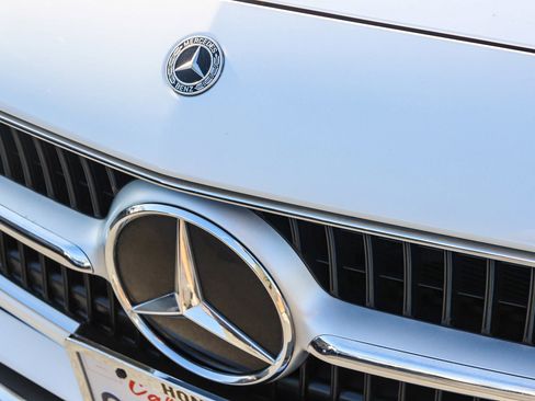 Used 2022 Mercedes-Benz C 300 Sedan image 11