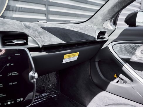 Used 2025 McLaren Artura Spider image 72