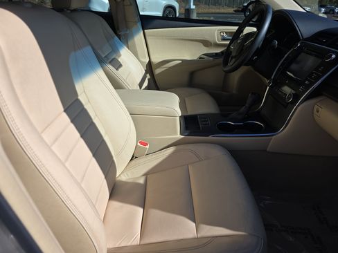 Used 2015 Toyota Camry XLE image 10