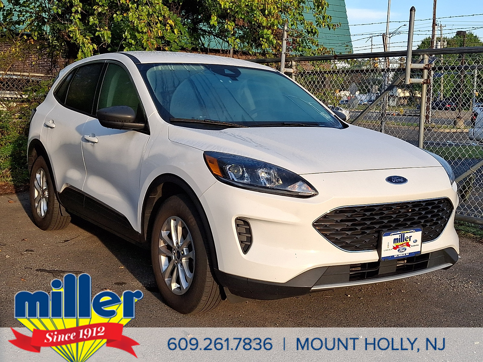 Certified 2022 Ford Escape SE AWD/4WD image 1