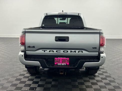 Used 2023 Toyota Tacoma Limited image 9