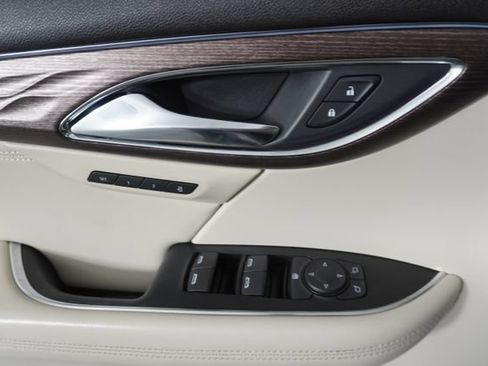 Used 2022 Buick Envision Avenir w/ Technology Package II AWD/4WD image 20