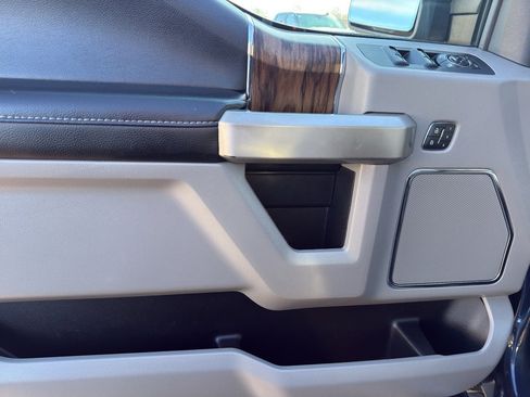 Used 2020 Ford F150 Lariat w/ Equipment Group 502A Luxury image 13