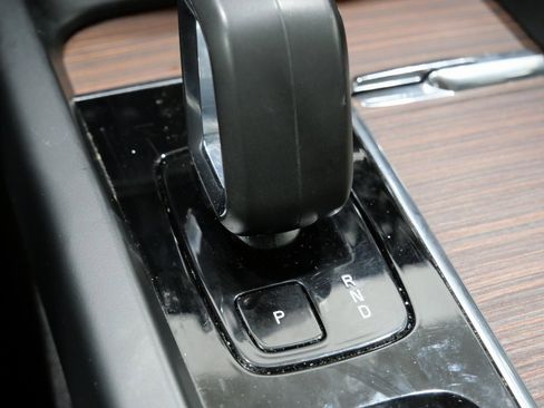 Used 2024 Volvo S60 B5 Plus image 25