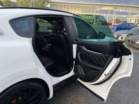 Used 2021 Maserati Levante image 45