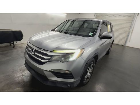Used 2017 Honda Pilot EX-L image 4