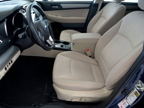 Used 2017 Subaru Outback 2.5i Premium image 15