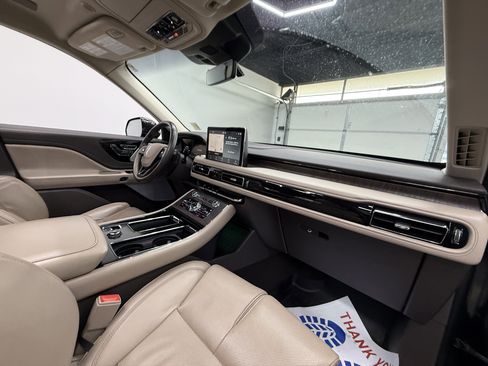 Used 2020 Lincoln Aviator Reserve w/ Equipment Group 202A image 27