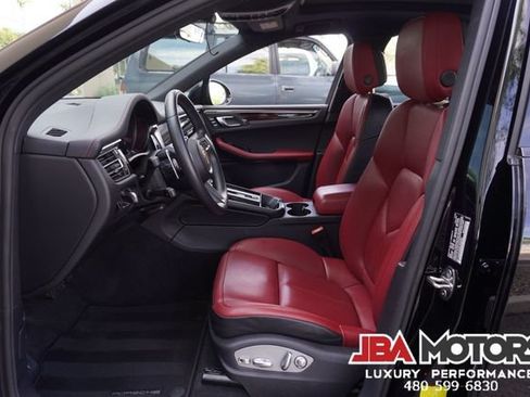 Used 2024 Porsche Macan AWD/4WD image 82