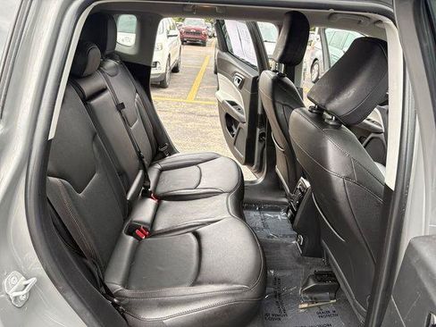 Used 2022 Jeep Compass Limited AWD/4WD image 19