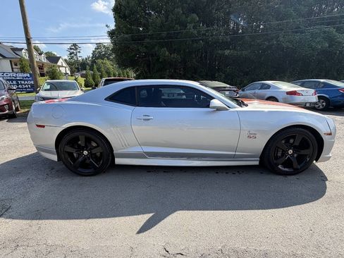 Used 2010 Chevrolet Camaro SS w/ RS Package RWD image 4