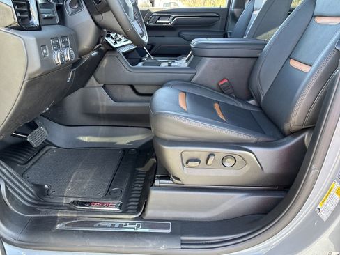 Used 2025 GMC Sierra 2500 AT4 w/ AT4 Premium Plus Package AWD/4WD image 22