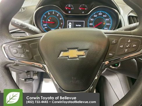 Used 2018 Chevrolet Cruze LT w/ Convenience Package image 20