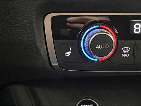 Used 2024 Audi Q3 2.0T Premium w/ Convenience Package image 29