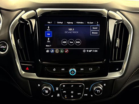 Used 2020 Chevrolet Traverse Premier AWD/4WD image 18