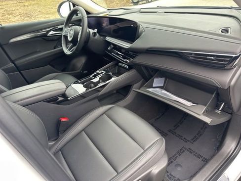 Used 2025 Buick Envision Preferred image 36
