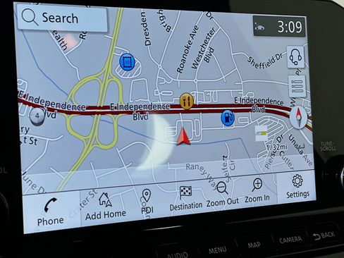 Used 2024 Nissan Pathfinder SL AWD/4WD image 22