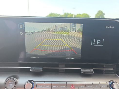 Used 2025 Hyundai Kona SEL FWD image 29