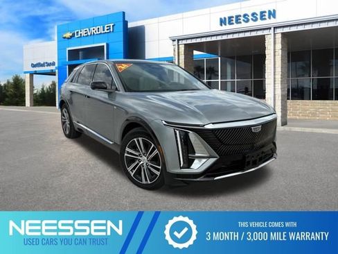 Used 2024 Cadillac Lyriq Luxury w/ LPO, Floor Liner Package AWD/4WD image 1