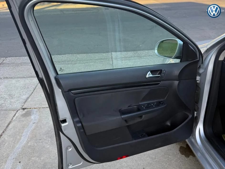 Used 2010 Volkswagen Jetta S FWD image 12