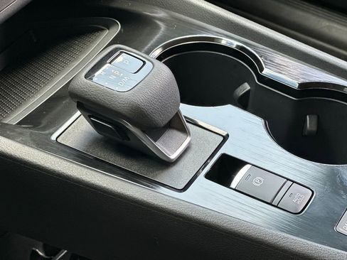 Used 2025 Nissan Rogue SV FWD image 19