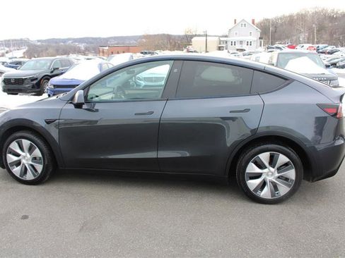 Used 2024 Tesla Model Y Long Range image 5