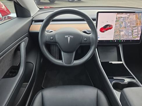 Used 2018 Tesla Model 3 Long Range image 19