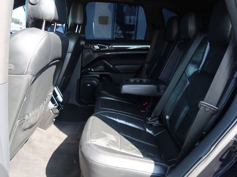 Used 2012 Porsche Cayenne S image 8