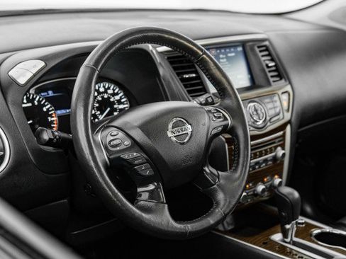 Used 2020 Nissan Pathfinder Platinum AWD/4WD image 12