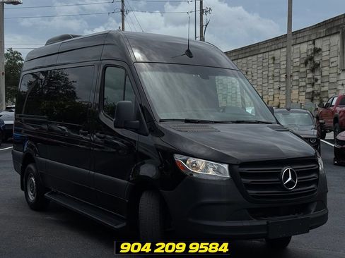 Used 2019 Mercedes-Benz Sprinter 2500 image 12