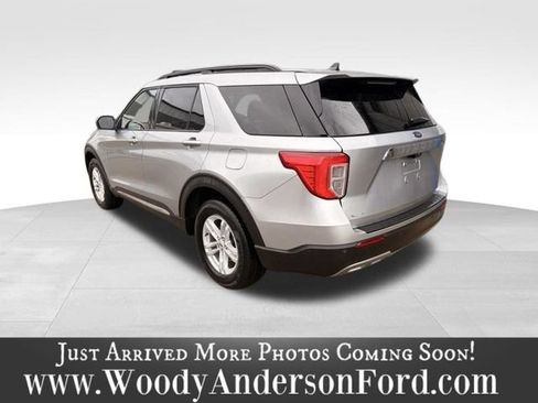 Used 2024 Ford Explorer XLT w/ Equipment Group 202A AWD/4WD image 4