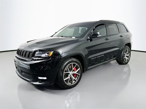 Used 2017 Jeep Grand Cherokee SRT image 3