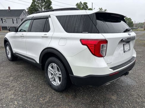 Used 2022 Ford Explorer XLT w/ Equipment Group 202A image 7