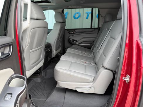 Used 2015 Chevrolet Suburban LT w/ Luxury Package AWD/4WD image 18