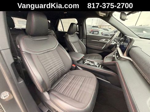 Used 2025 Ford Explorer ST-Line image 30